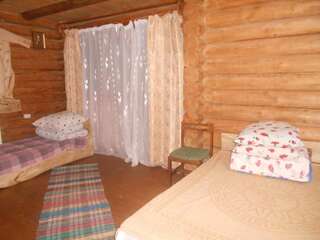 Гостевой дом Домик в Горах Bukovets Двухместный номер с 2 отдельными кроватями-2