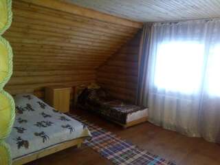 Гостевой дом Домик в Горах Bukovets Стандартный трехместный номер-4
